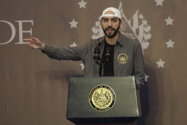 Nayib Bukele vetará ley que criminaliza la migración