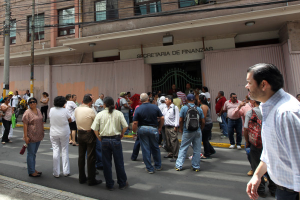 Lobo pide declarar ilegal paro de médicos