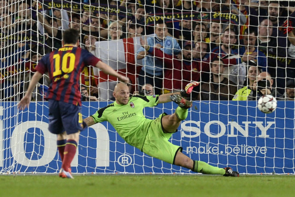 Y al cuarto partido... Messi resucitó para llevar al Barça a octavos