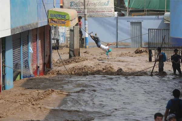 Honduras se solidariza con Perú por las muertes y daños causados por las lluvias