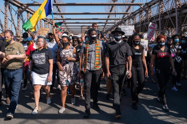 Miles de neoyorquinos bloquearon el puente de Brooklyn en nuevas protestas