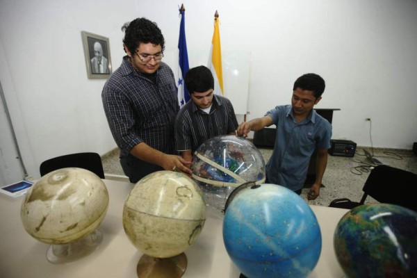 Hondureños serán los primeros licenciados en Astronomía y Astrofísica de Centroamérica