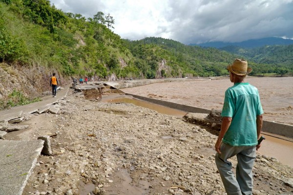 Más de 8,000 viviendas destruidas y dañadas en Santa Bárbara