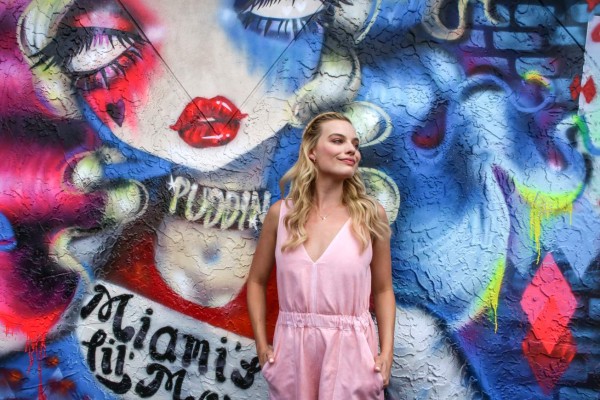 ¿Cuáles son mejores looks de Margot Robbie?