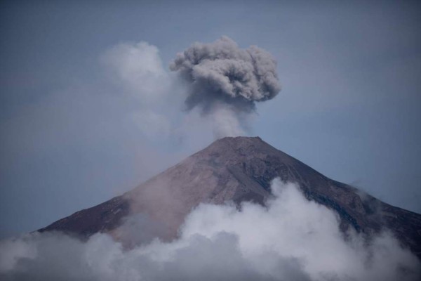 Guatemala: Suben a 169 los muertos por la erupción del volcán de Fuego