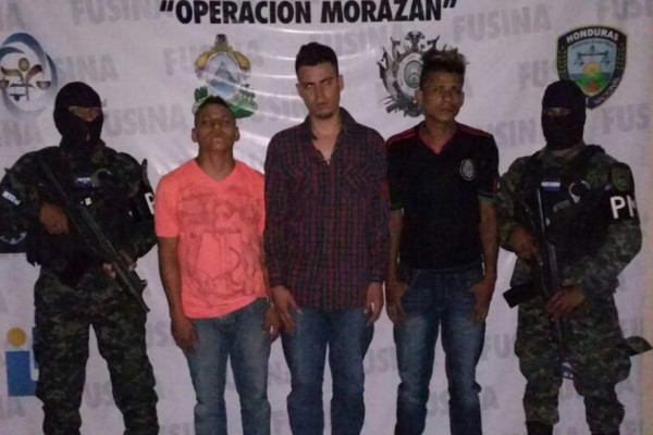 Detienen a tres hombres en la López Arellano