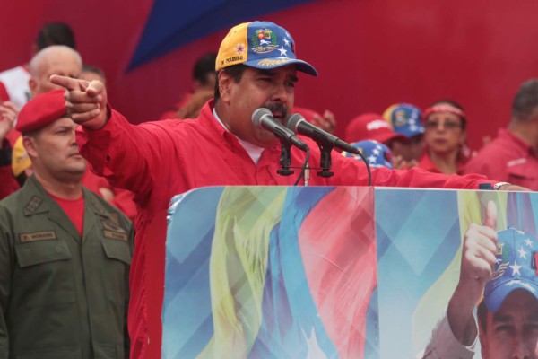 Maduro convoca a la oposición al diálogo y dice que le hará un planteamiento