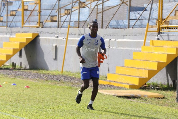 Rubilio Castillo entrenó por separado