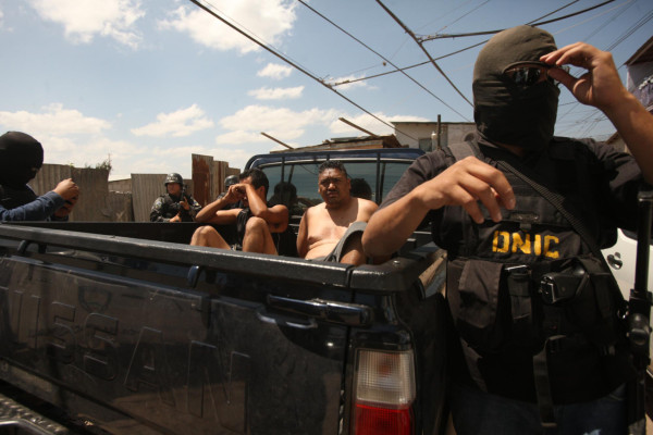 Cementerio clandestino y ocho 'casas locas” hallan a mareros en colonia de Tegucigalpa