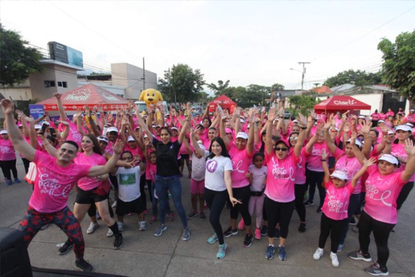 Sampedranos se pintan de rosa y corren contra el cáncer de mama