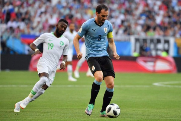 Uruguay venció a Arabia Saudita y clasifica a octavos de final