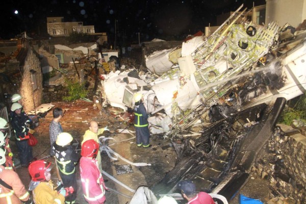 Al menos 51 muertos en el accidente de un avión en Taiwán