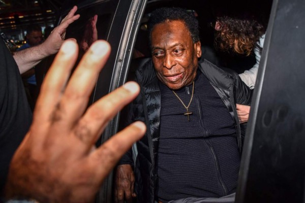 Pelé recibe alta médica y retorna a casa tras ser operado de cálculo renal