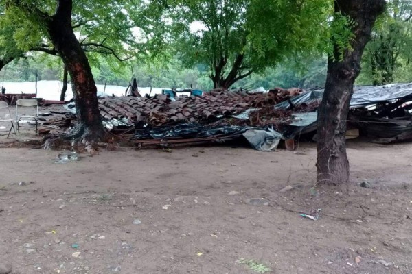 Esposos mueren al derrumbarse su casa en Nacaome