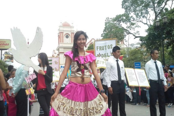 Vestidos en conmemoración a los Tolupanes.