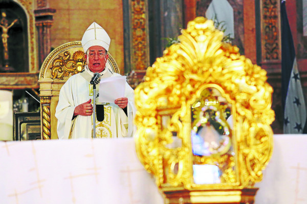 Cardenal pide a fieles sentirse orgullosos de ser hondureños