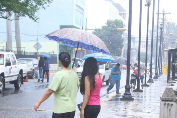 Ingreso de humedad dejará lluvias en Honduras