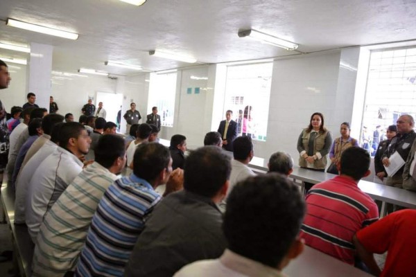 Honduras pide a México ruta alterna para flujo de migrantes