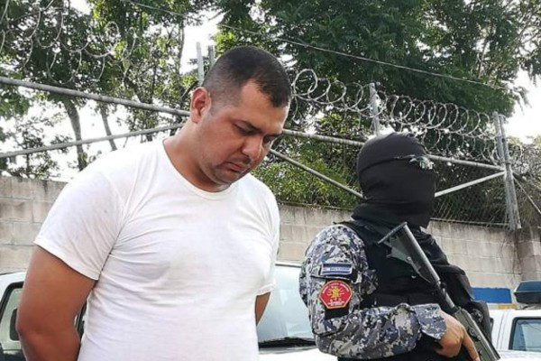 Policía ebrio mata a su hijo porque le impidió comprar cervezas en El Salvador