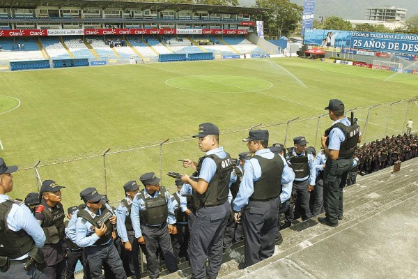 'En el estadio de Honduras no se insulta al rival, ni se grita cule...'