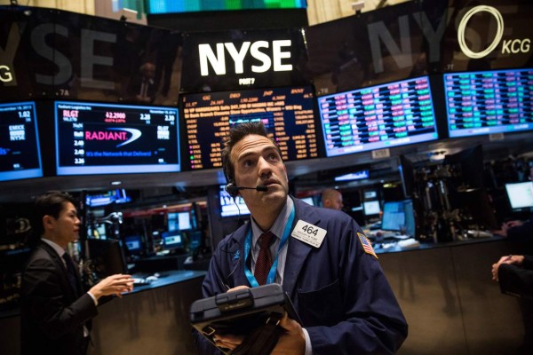 Wall Street amplía las pérdidas y el Dow Jones baja 0.45%
