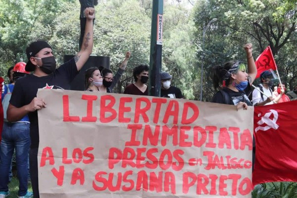 Despliegan cientos de policías para prevenir violencia en protestas en México