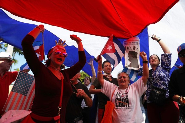 Mientras Miami festeja, disidencia teme más represión en Cuba