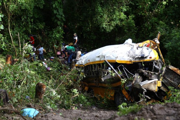 Alta velocidad, principal hipótesis del accidente de bus en Honduras