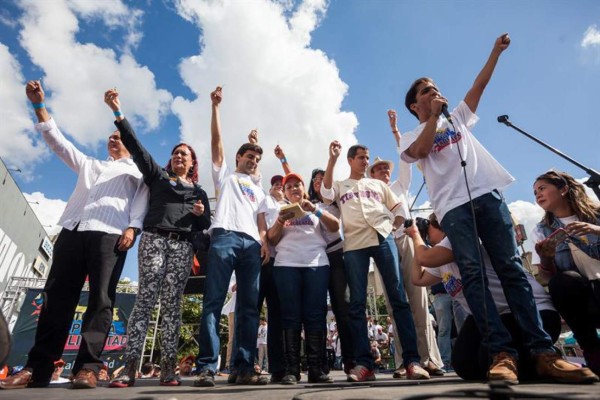 Oposición venezolana ve en legislativas el inicio del fin del chavismo