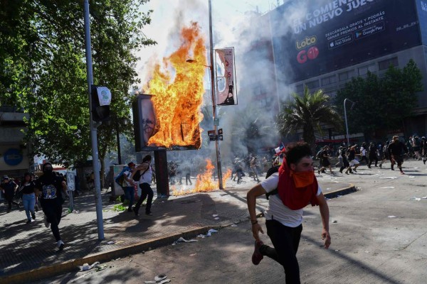 Violentas protestas en Chile dejan ya 15 muertos