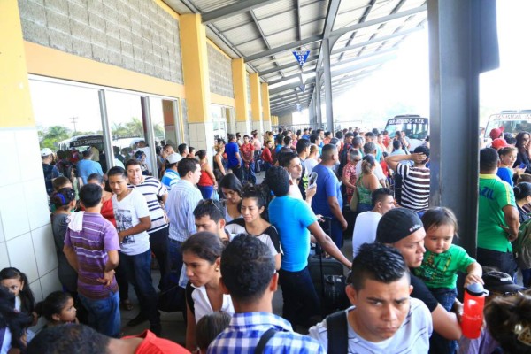 Miles de personas salen hoy de San Pedro Sula