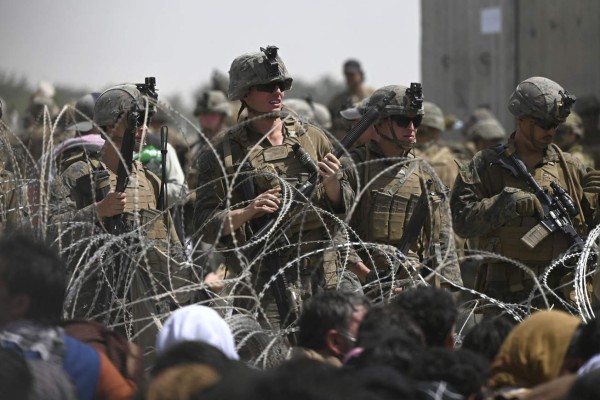 Varios militares de EEUU murieron en ataque terrorista contra aeropuerto de Kabul