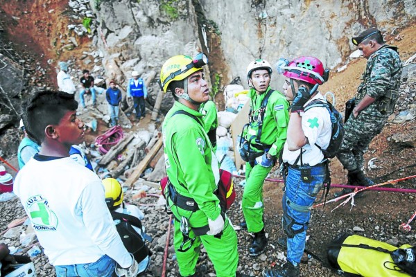 Los cusucos salvadoreños, ángeles de los mineros hondureños