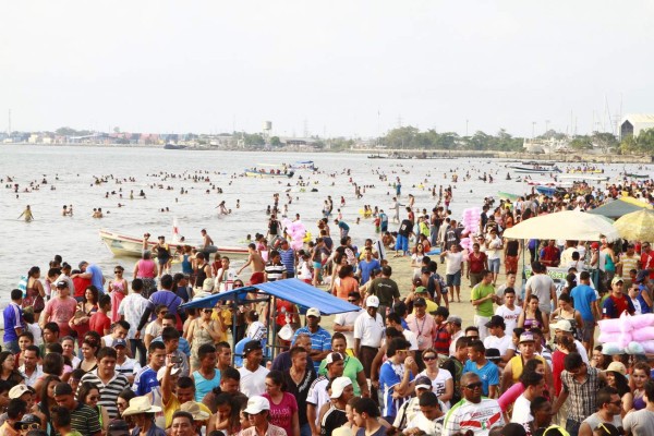 Se divirtieron a más no poder en las playas hondureñas