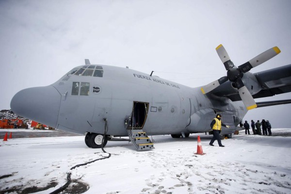 Chile busca contrarreloj avión perdido en Antártida con 38 pasajeros