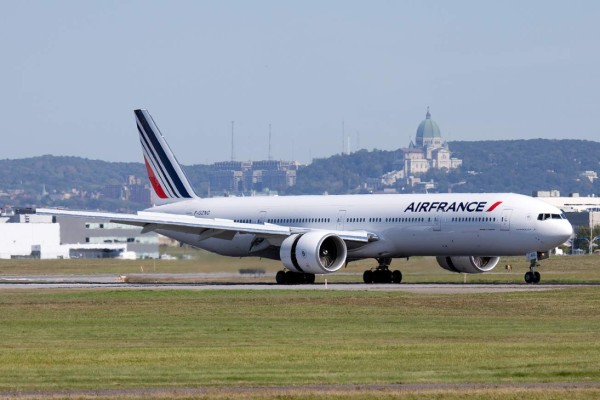 Avión de Air France no despega por culpa de un ratón