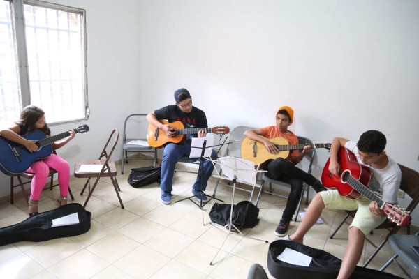 Música, pintura y literatura es la novedad para los niños