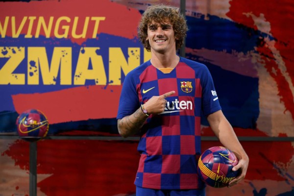 Griezmann fue presentado por el FC Barcelona y lucirá curioso dorsal