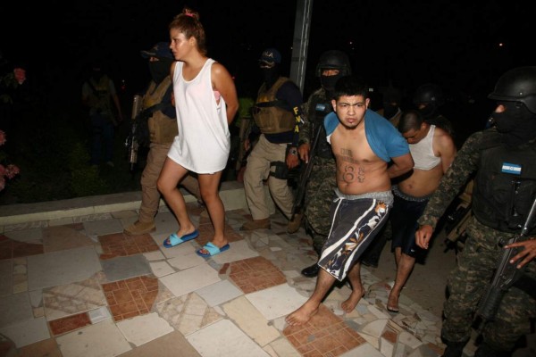 Montan operativos en Los Álamos para capturar a pandilleros