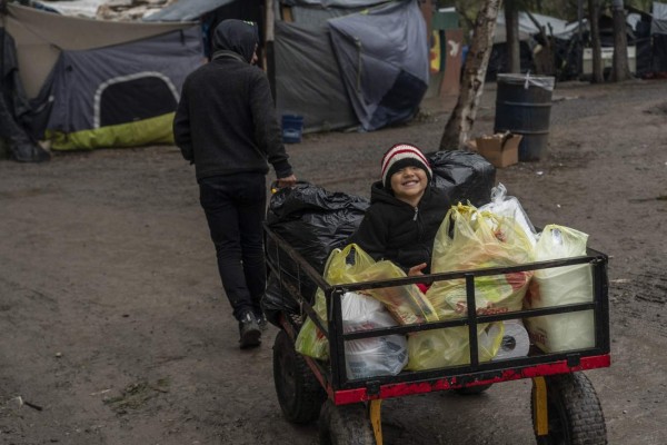 Ilusión en campamento migrante del norte de México por asilo en EEUU