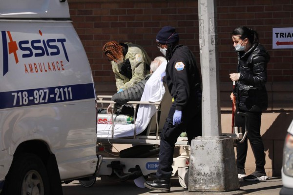 Nueva York suma 2,373 muertes por coronavirus y lucha con escasez de respiradores