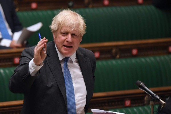 Boris Johnson tildó de 'inútil total' a su ministro de Salud