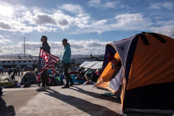 Desaparecen más de 3,000 migrantes de caravana en México