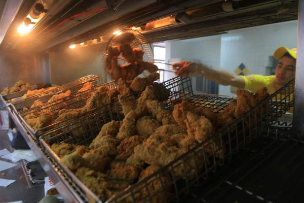 Hondureños celebraron con Church’s el Día Nacional del Pollo