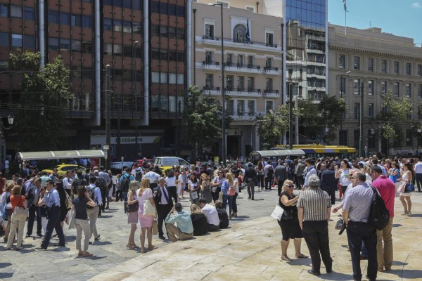 Un sismo de magnitud 5,1 sacude a Atenas y afecta las telecomunicaciones