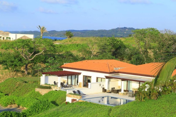 Investigan compra de lujosa casa de Baldetti en Islas de la Bahía