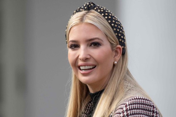 Trump defiende a Ivanka por el uso de su correo y los demócratas planean investigarla