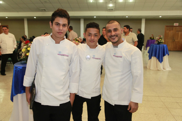 Escuela gastronómica Hernando Moreno gradúa nuevos profesionales