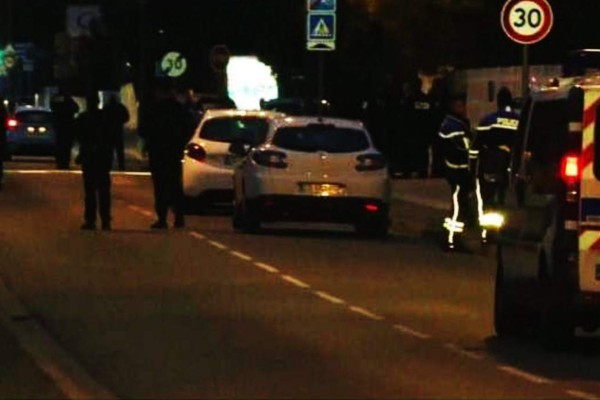 Vehículo atropella a peatones y deja varios estudiantes heridos en Francia