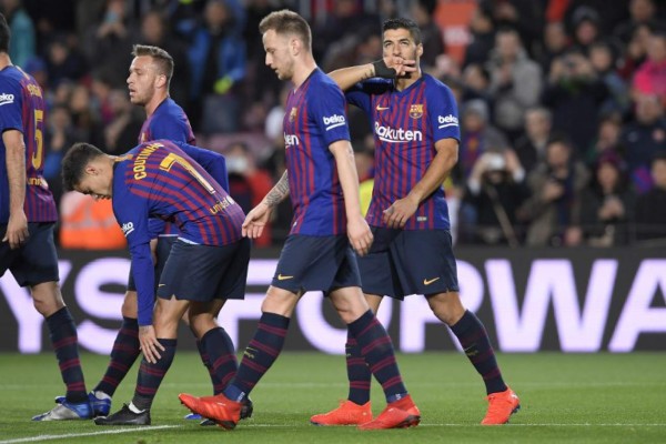 Barcelona golea al Eibar y sigue firme en la cima